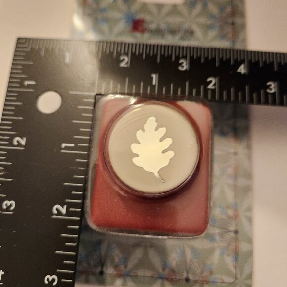 Oak Leaf Large Hole Punch Emagination paper Scrapbook Tree - Picture 4 of 6